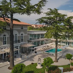 https://palazzo-rainis-hotel-spa.in-istria.net