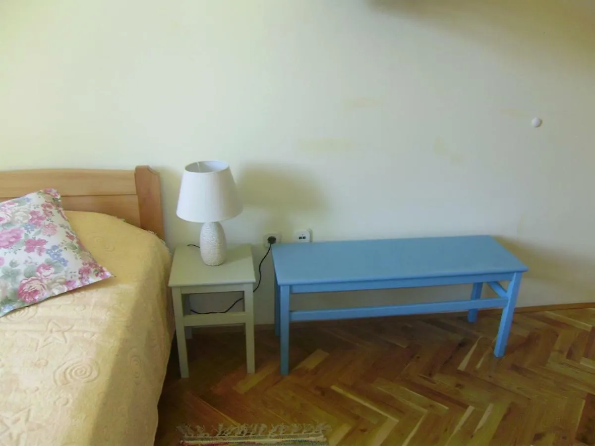 Anthea Rooms Split