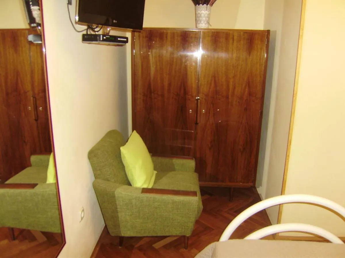 Anthea Rooms Split