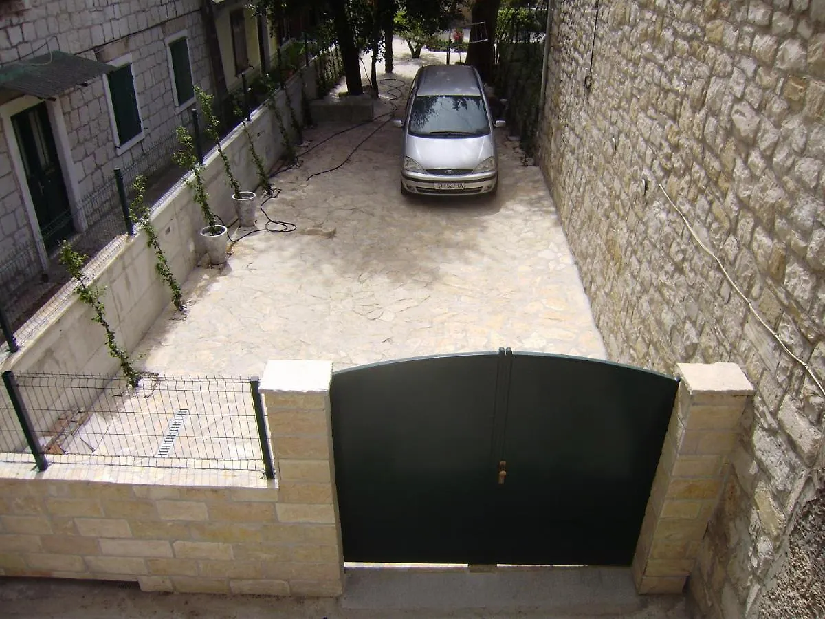 Anthea Rooms Split